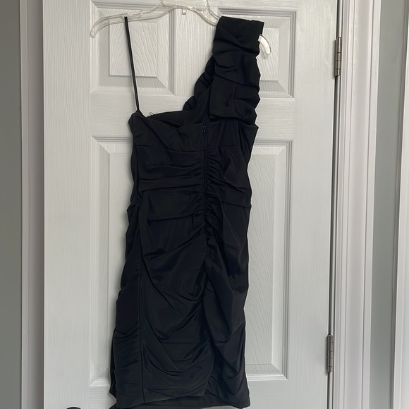 Black Betsy and Adam one shoulder strap dress - Picture 2 of 2